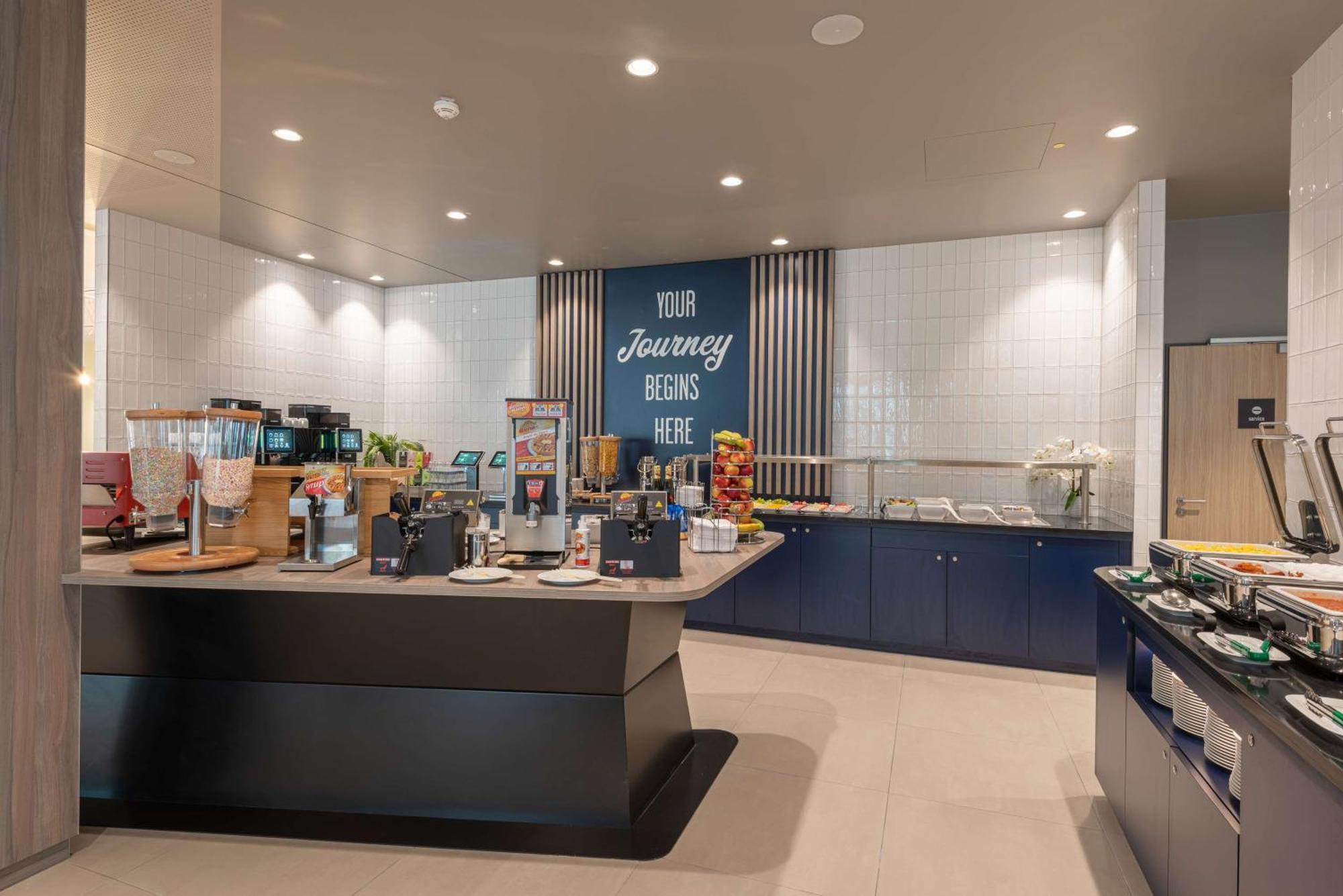 Hotel Hampton By Hilton North